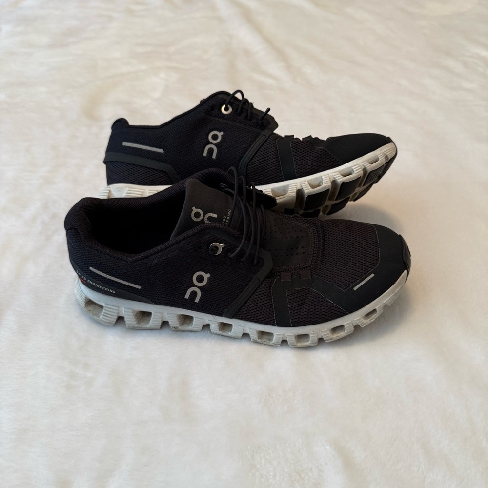 On cloud Black and White Athletic Shoes